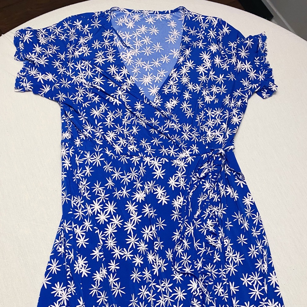 Women’s Dresses! (Lots of options!)